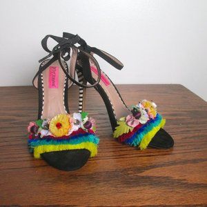 BETSEY JOHNSON PAYSON FLORAL/BLACK/WHITE MIXED MEDIA WOMENS HIGH HEEL SZ 6.5